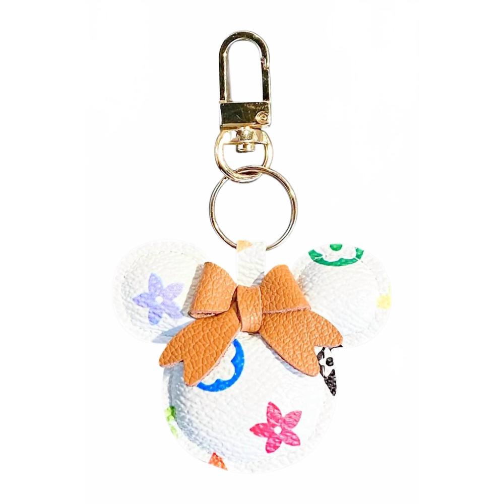 NEW ELLISON+YOUNG unisex faux leather magical mouse keychain in white